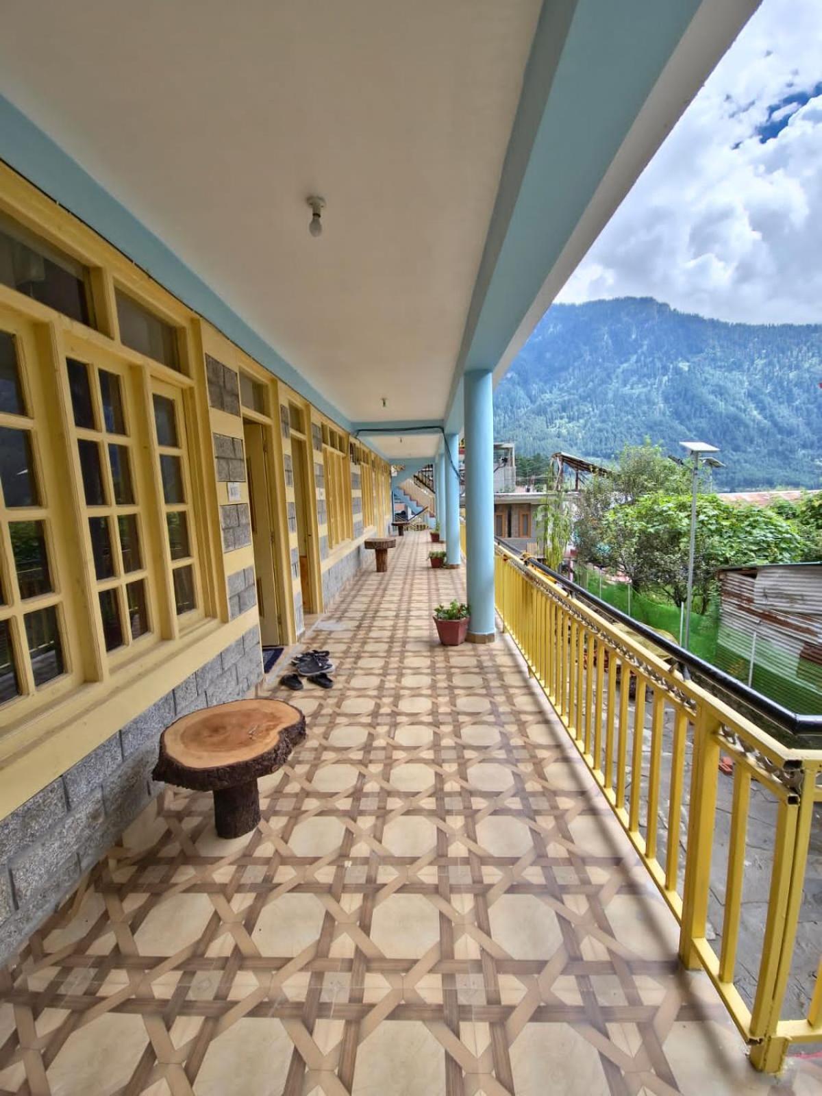 Hotel Dhungri Valley 3*